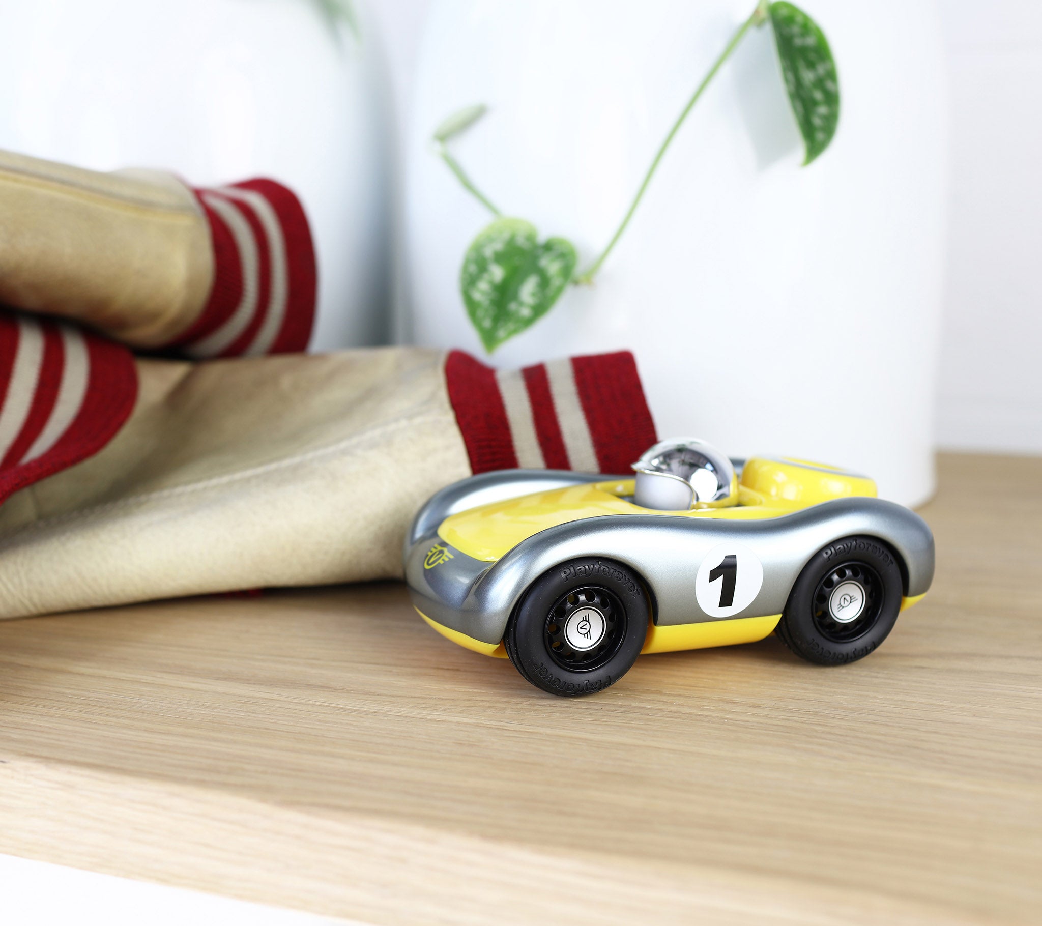 VV102 Viglietta Marco - Silver & Yellow Car – Playforever Official